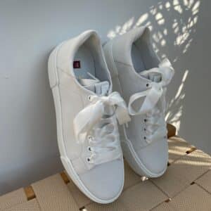 SNEAKERS - HVID