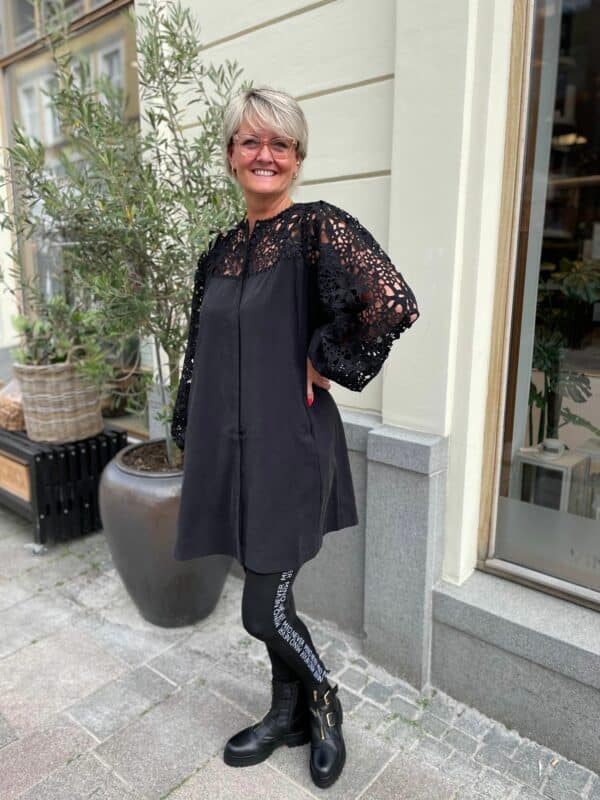 MADELYN DRESS - BLACK - Image 2