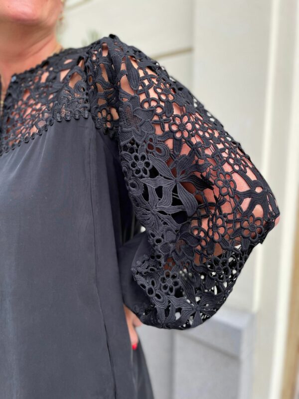 MADELYN DRESS - BLACK - Image 3