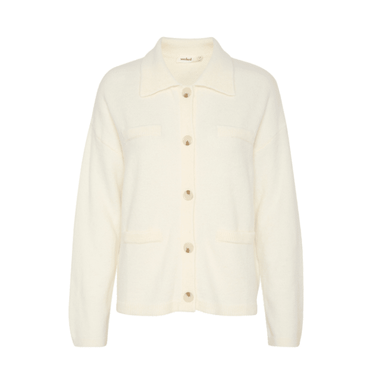 Hedaya strikket cardigan fra Soaked. Lækker blød off white cardigan med krave.  Den lækre cardigan har snydelommer på fronten. 