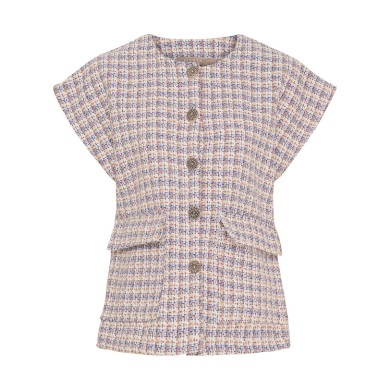 Loretta vest fra Marta.  En elegant og smuk vest i en lækker kvalitet. Vesten har smukke dekorative guldknapper foran, en rund hals og to fine lommer. Brug vesten som den er, eller brug den over noget andet fx en skjorte.  Loretta vesten fås også i farven Rose.