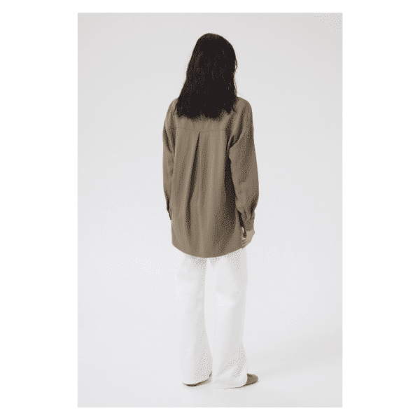 Gilda boxy skjorte fra My Essential Wardrobe.