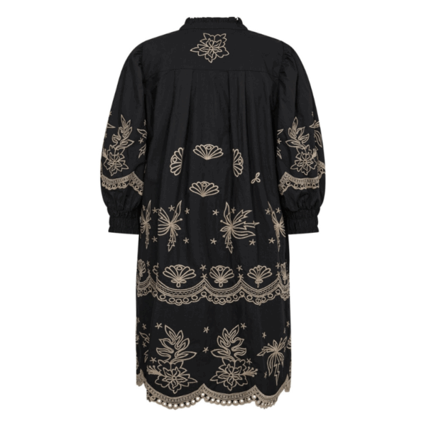 Zaza Go sort kjole med broderi fra Gossia.