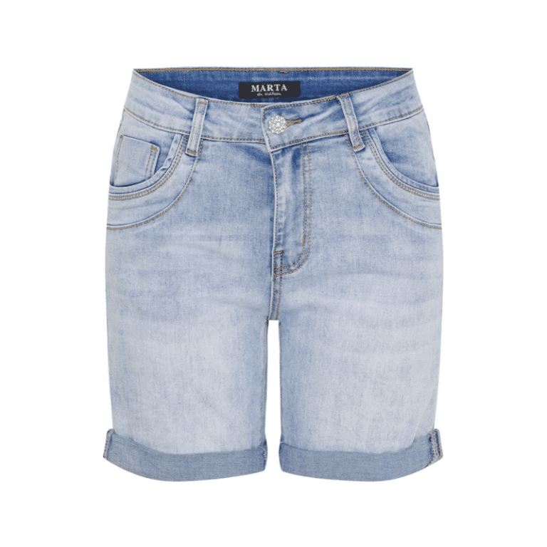 Mdc Inger shorts fra Marta du Chateau. Et par lækre denim shorts i en blød kvalitet med en smuk knapdetalje. 