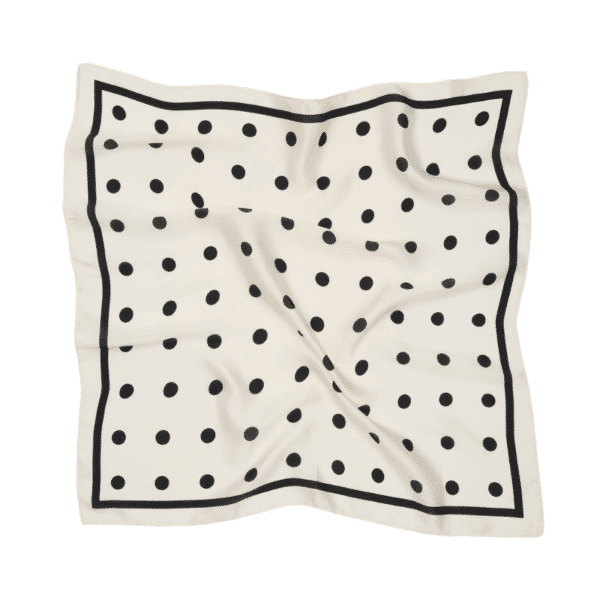 Mdc Juline tørklæde fra Marta du Chateau. En smukt tørklæde som findes i mange forskellige farver og print.  Kvalitet: 80% polyester 20% silke