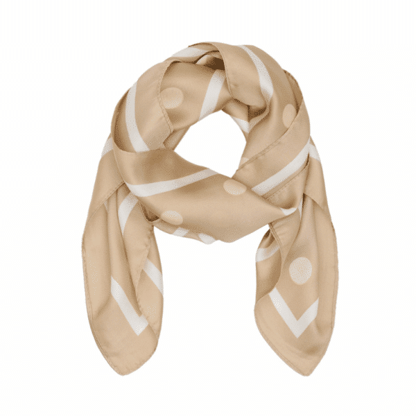 Mdc Juline tørklæde fra Marta du Chateau. En smukt tørklæde som findes i mange forskellige farver og print.  Kvalitet: 80% polyester 20% silke