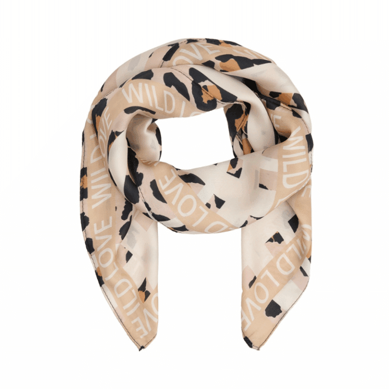Mdc Juline tørklæde fra Marta du Chateau. En smukt tørklæde som findes i mange forskellige farver og print.  Kvalitet: 80% polyester 20% silke