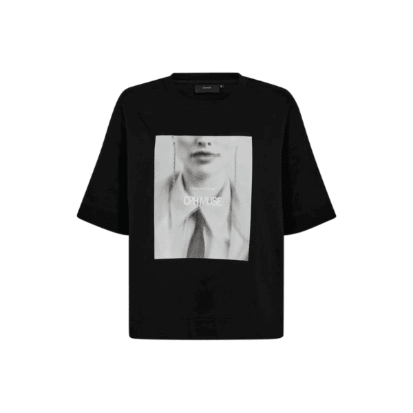 CMMUSE-TEE fra Copenhagen Muse er en T-shirt i en eksklusiv, tyk bomuldskvalitet