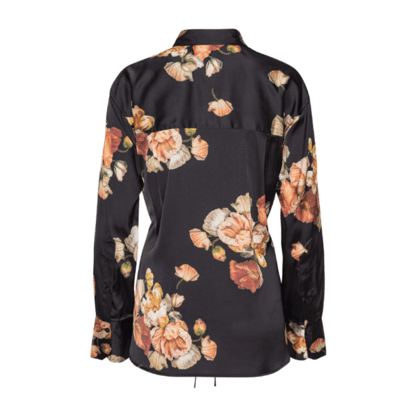 Edie skjorte fra Karmamia i et smukt blomster print.