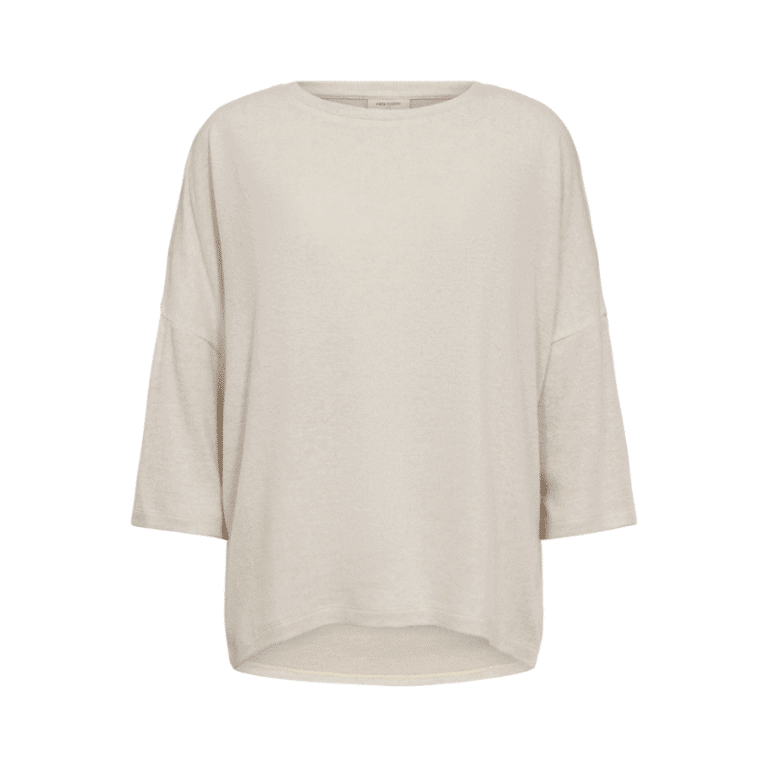 Laveco bluse fra Freequent. En lækker bluse i den blødeste kvalitet. Den er simpel i modellen med dens runde halsudskæring, løse pasform og 3/4 lange ærmer. Blusen er med dens lette kvalitet og flotte maleret lyseblå farve perfekt til efteråret. Fås også i creme. Farve: Blue Melange / Lyseblå Kvalitet: 74% Viscose, 21% Polyester, 5% Elastan Pasform: Løs Brystmål i str. S: 122 cm Se vores store udvalg fra Freequent. Bliv inspireret dagligt af vores skønne univers på sociale medier. Følg med på Instagram.