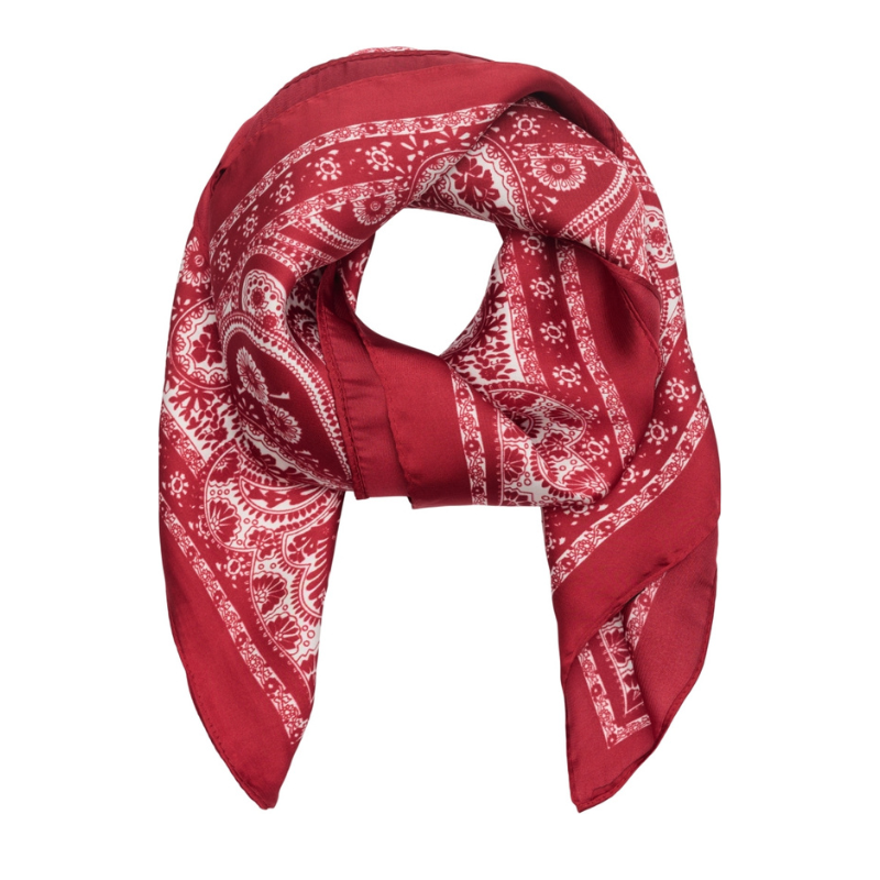 Mdc Juline tørklæde fra Marta du Chateau. En smukt tørklæde som findes i mange forskellige farver og print. Kvalitet: 80% polyester 20% silke