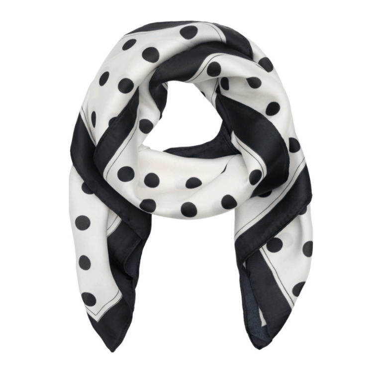 Mdc Juline tørklæde fra Marta du Chateau. En smukt tørklæde som findes i mange forskellige farver og print. Kvalitet: 80% polyester 20% silke