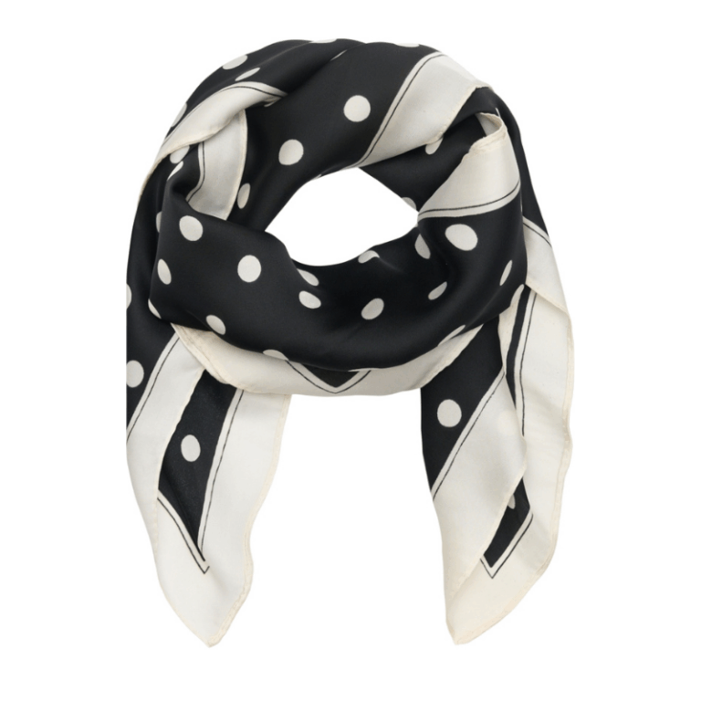 Mdc Juline tørklæde fra Marta du Chateau. En smukt tørklæde som findes i mange forskellige farver og print. Kvalitet: 80% polyester 20% silke