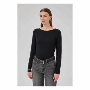 Vista Boatneck blød basisbluse i en lækker blød modal kvalitet fra My Essential Wardrobe. Blusen har rund hals og lange ærmer. Farve: hvid Kvalitet: 95% modal 5% elsastane Pasform: normal