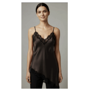 Must have top 700 fra Costa Mani med asymmetrisk kant. Smuk top med blondekant. Farve: choko Kvalitet: 100% viskose