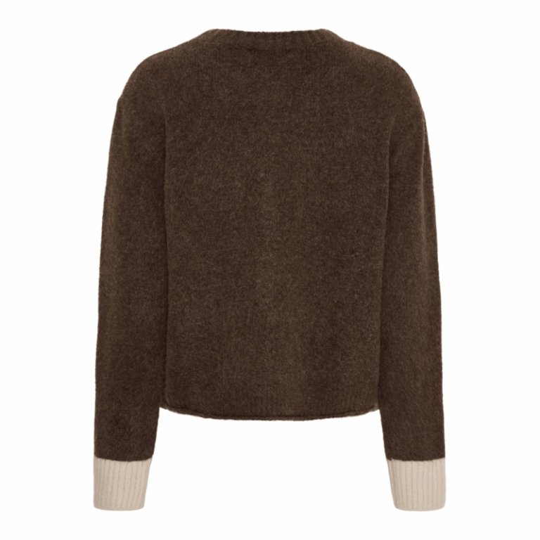 Mdc Calla strik cardigan fra Marta du Chateau. En blød cardigan med hjerte. Kvalitet: 62% Acryl, 12% Polyester, 11% Nylon, 6% Lana, 3% Spandex Farve: brun