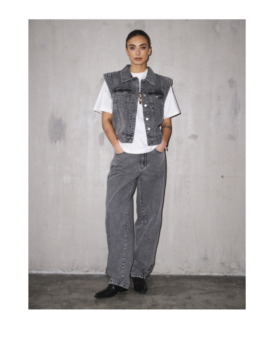 Dawn Go Jeans - Grey Washed fra Gossia