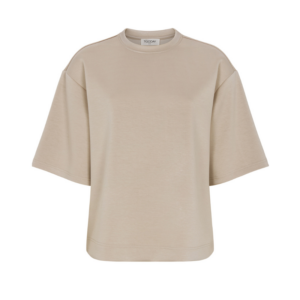 Azra lækker blød boxy t-shirt fra Tooday – findes i flere farver.