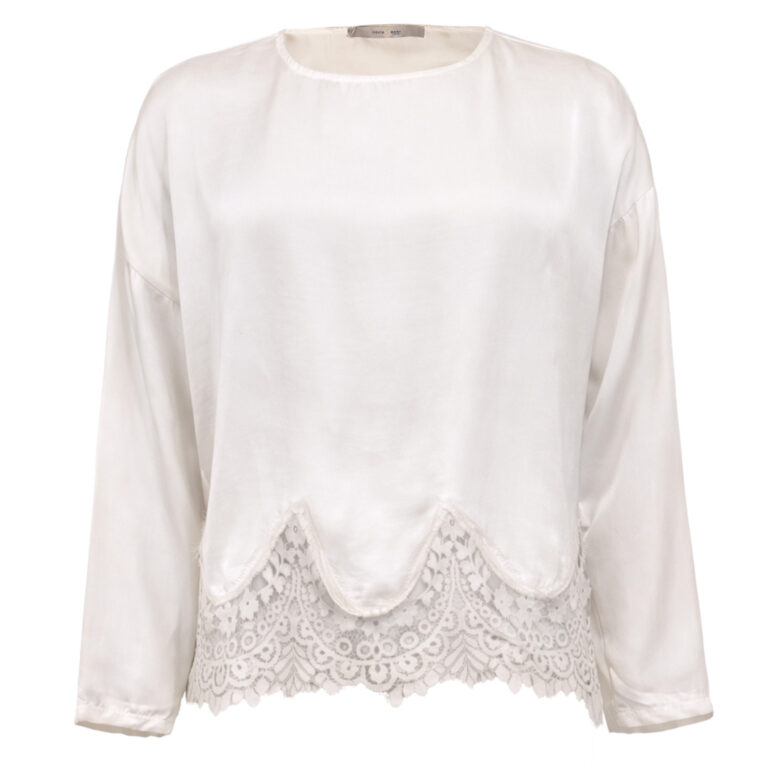 Mila bluse fra Costa Mani med blondekant og lange ærmer