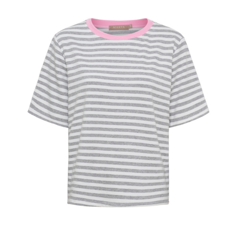 Mdc Jamila stribet t-shirt fra Marta du Chateau. Fin stribet basis t-shirt fra Marta Du Chateau. Normal i størrelsen for en behagelig pasform.