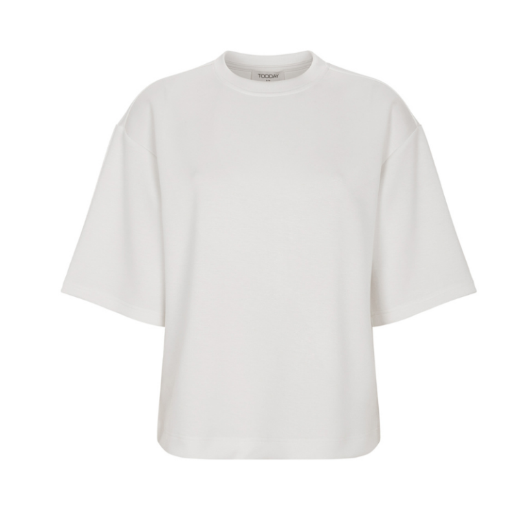 Azra lækker blød boxy t-shirt i hvid fra Tooday