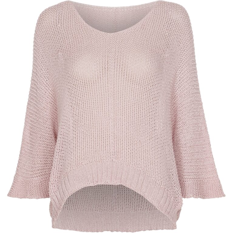 Betina strik fra Marta. Skøn strik med store ærmer og er et must have i din garderobe. Du kan bruge den på mange måder hele året rundt. Fås i flere farver. Størrelsen er onesize, de passer derfor godt til alle og kan f.eks. bruges over en tætsiddende mesh bluse eller over en skjorte. En let strikbluse som også kan bruges til lidt ekstra varme over en kjole. Farve: hvid Kvalitet: 100% akryl Pasform: Løs Se vores store udvalg fra det lækre mærke Marta du Chateau her. Bliv inspireret dagligt på vores sociale medier med nyheder, trends, events, konkurrencer og meget mere her.