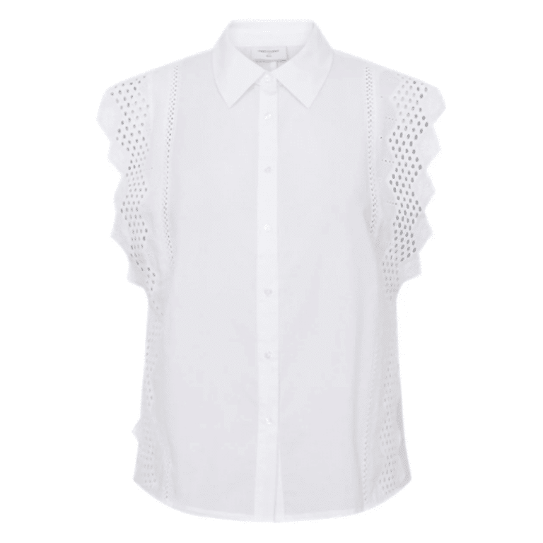 Bina blouse fra Freequent. Smuk top med broderi detaljer.  Smuk og feminin hvid bluse i 100% bomuld. 